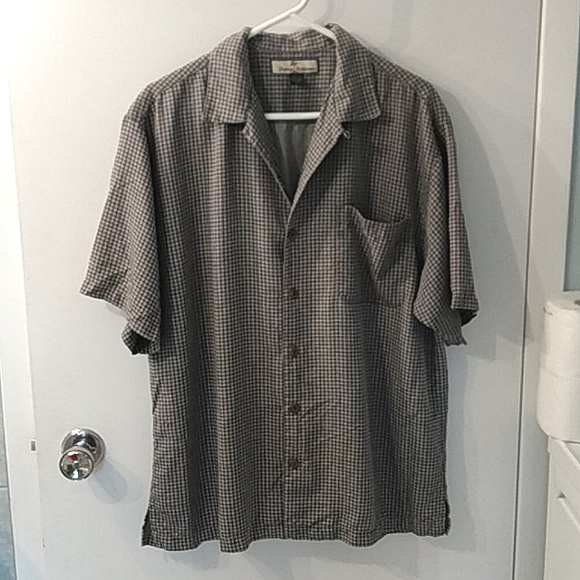Tommy Bahama Other - Tommy Bahama 100% Silk shirt medium